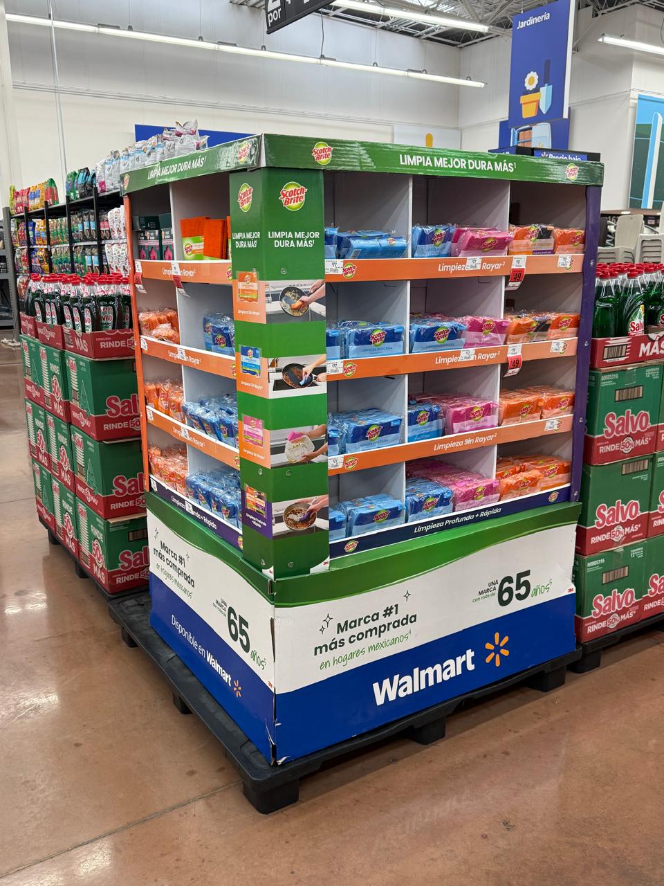 "Material POP estratégico para islas, cabeceras y pasillos principales en tiendas de autoservicio, fabricado por Exhibipop."